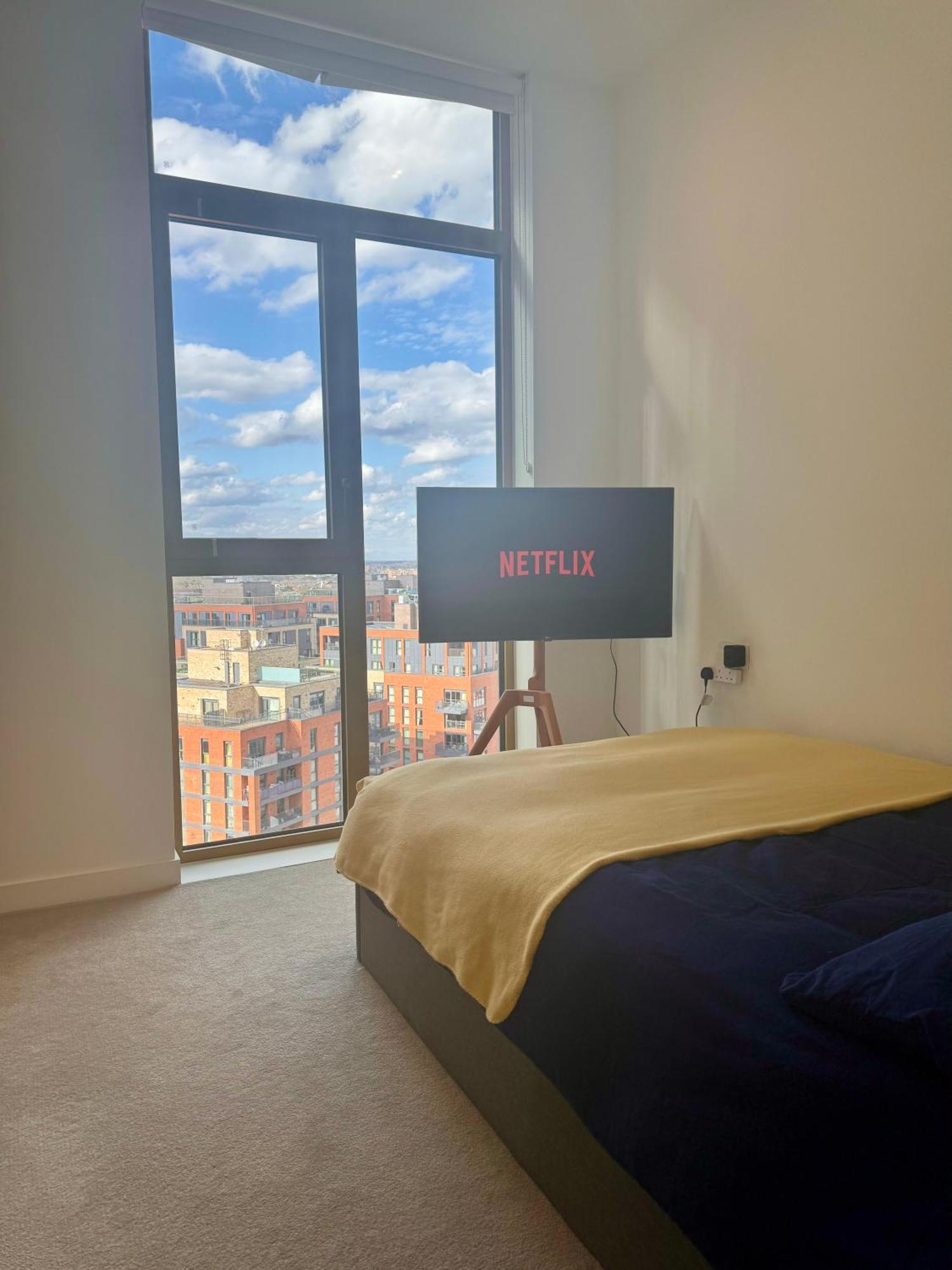 Cozy Room With Private Bathroom In Luxurious Flat London Luaran gambar